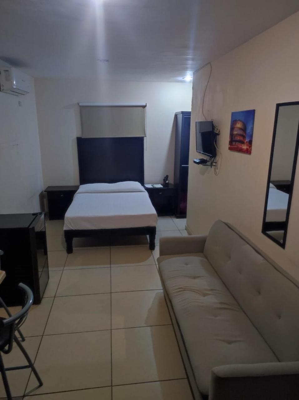 Hgen Rooms & Suites Los Mochis Eksteriør billede